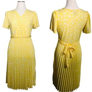Lark + Grey Cute Vintage Retro Style Yellow Dress w/ Pleats Sz Small Never Worn!
